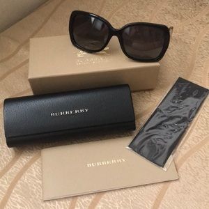 Genuine Burberry Sunglasses - brand new !